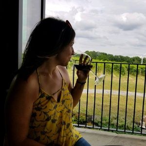 Meet your Posher, Danielle